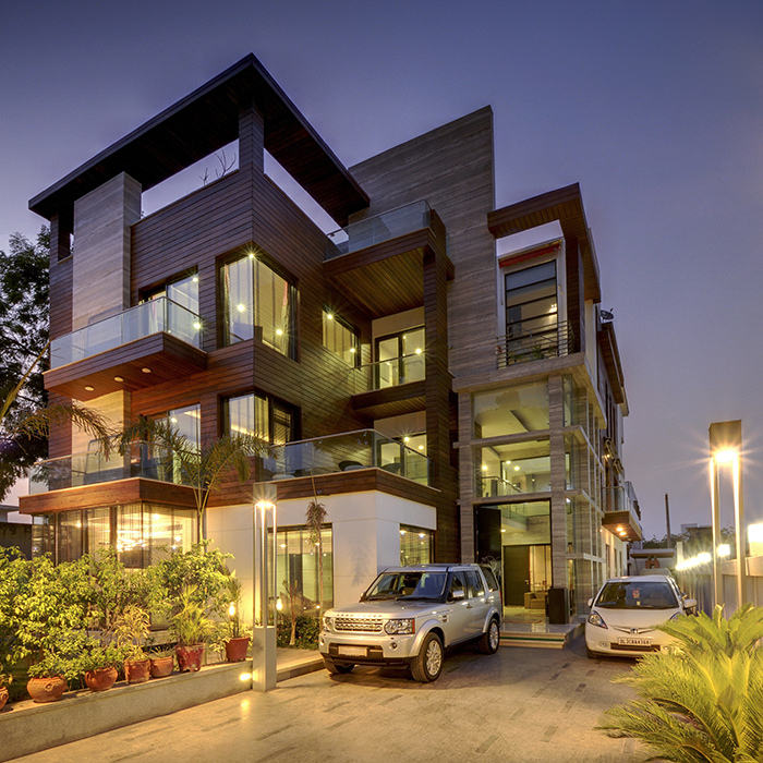 Sran Residence at dusk, designed by Kulmeet Shangari, ACPL