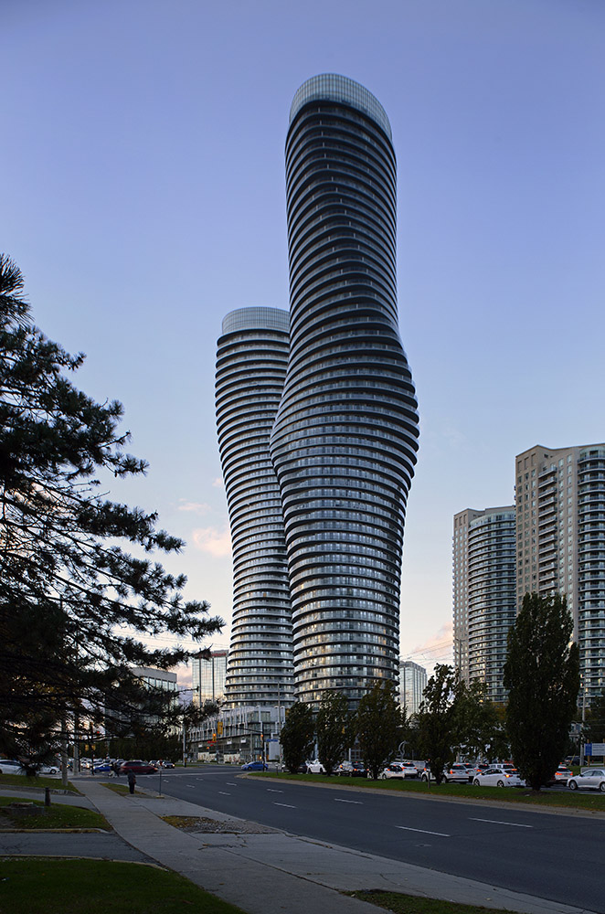 Marilyn Monroe Towers, Mississauga